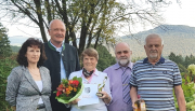 v.r. vorne: Wolfgang und Karin Scheuermann, dahinter Gerhard Kirsch, Bürgermeister Manfred Helfrich und Inge Kirsch